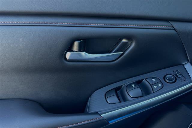 New 2025 Nissan Sentra SR w/ SR Premium Package FWD image 8