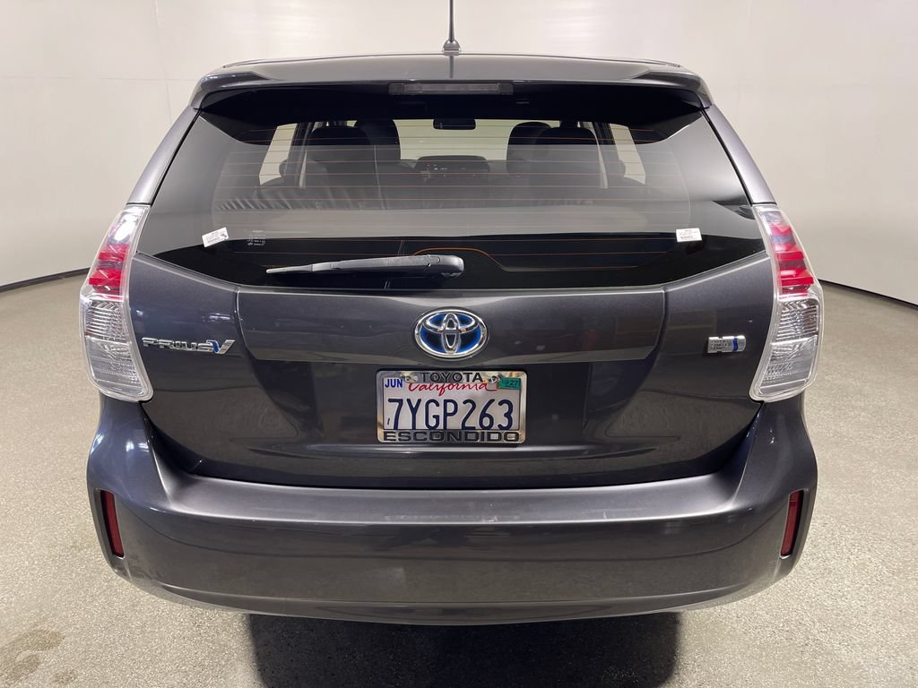 Certified 2017 Toyota Prius V Two FWD image 4
