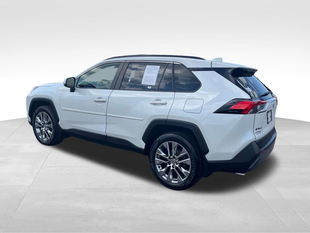 Used 2020 Toyota RAV4 Limited w/ Limited Grade Weather Package FWD image 3