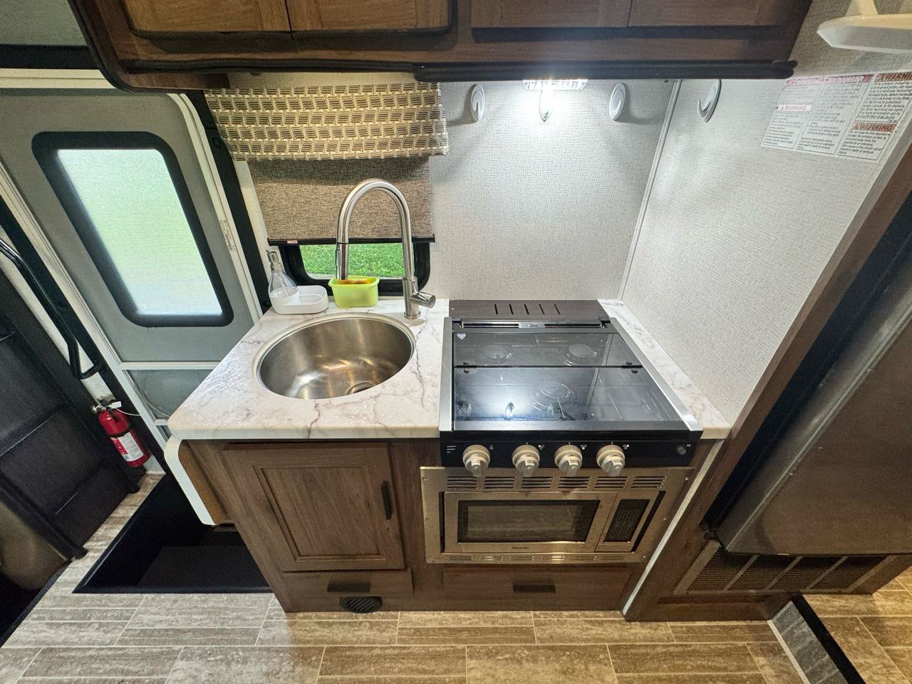 Used 2019 Chevrolet Express 4500 w/ RV Package RWD image 22