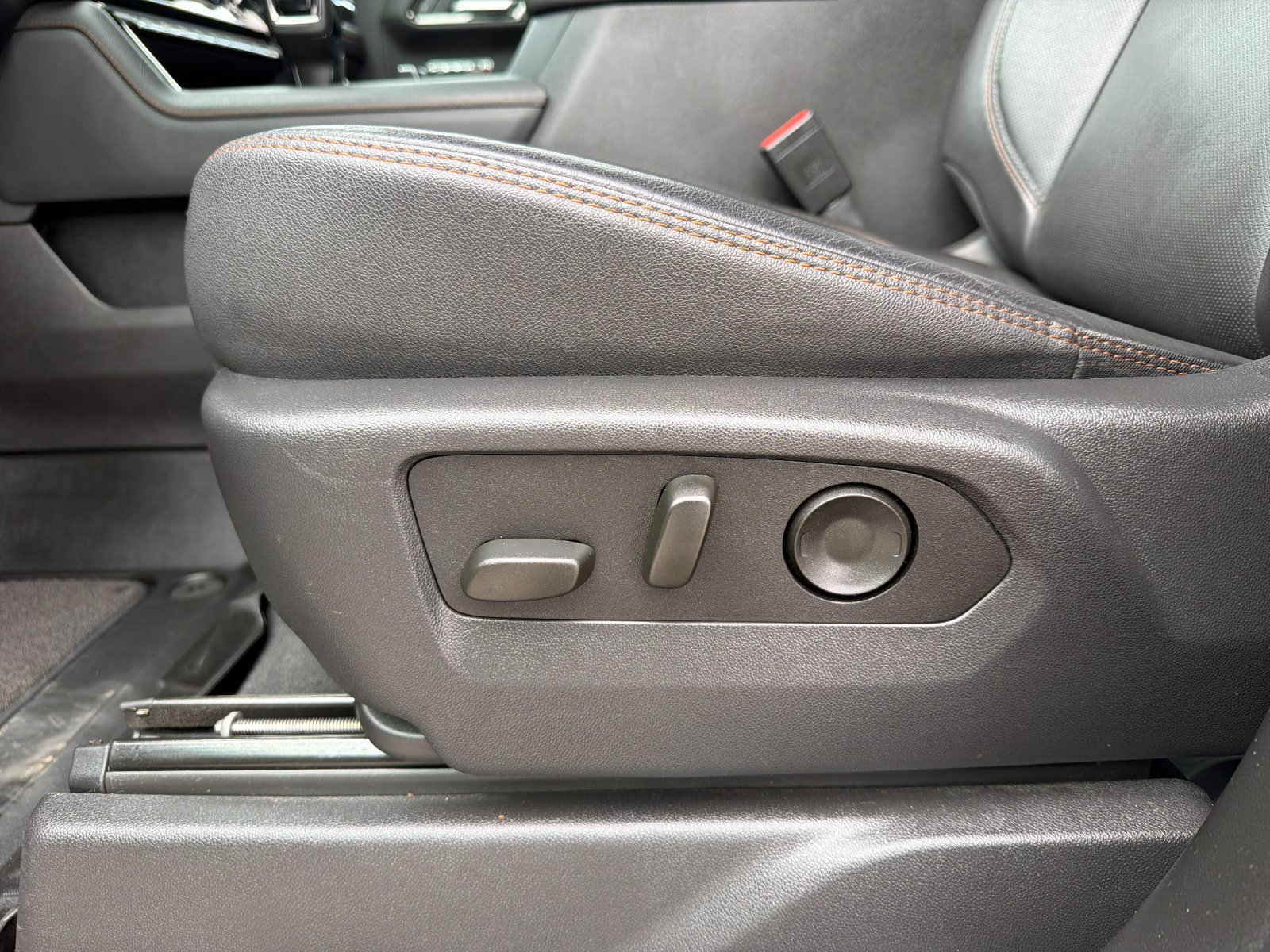 Certified 2025 GMC Sierra 1500 AT4 AWD/4WD image 12