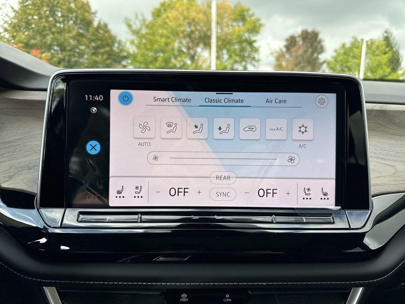 New 2026 Volkswagen Atlas SE image 19