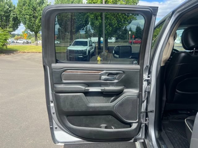 Used 2019 RAM 1500 Laramie AWD/4WD image 10