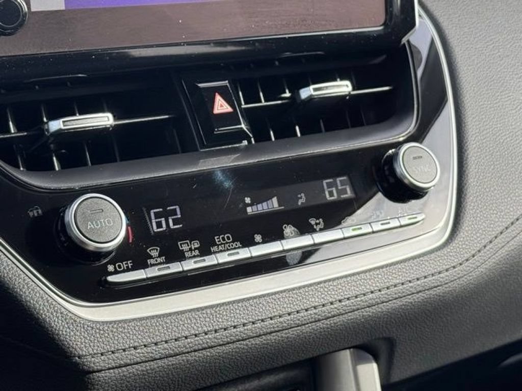 Used 2025 Toyota Corolla Cross XLE w/ Convenience Package FWD image 19