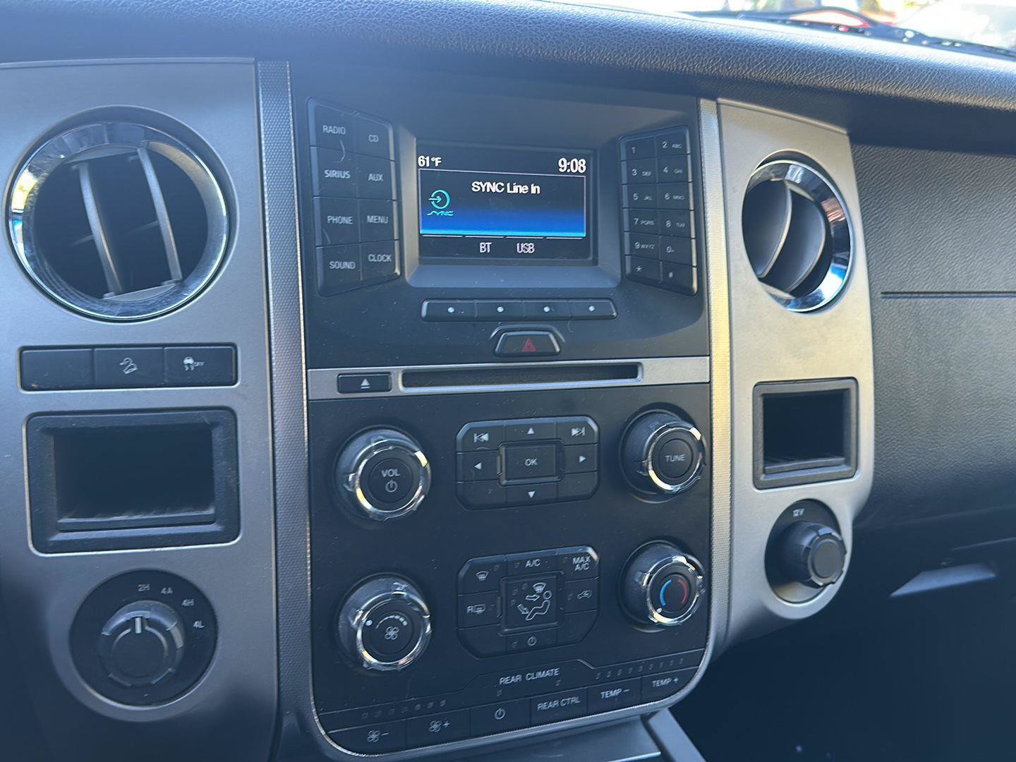 Used 2016 Ford Expedition EL XLT AWD/4WD image 16