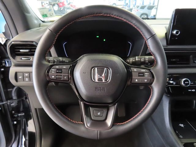 Certified 2025 Honda Pilot TrailSport image 9