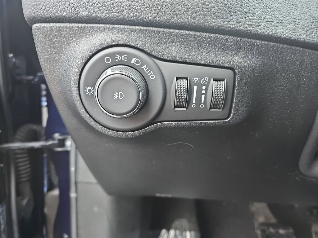 Used 2021 Jeep Compass 80th Special Edition image 25