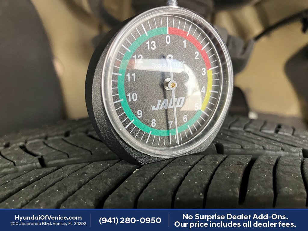 Used 2025 Hyundai Tucson Limited AWD/4WD image 15
