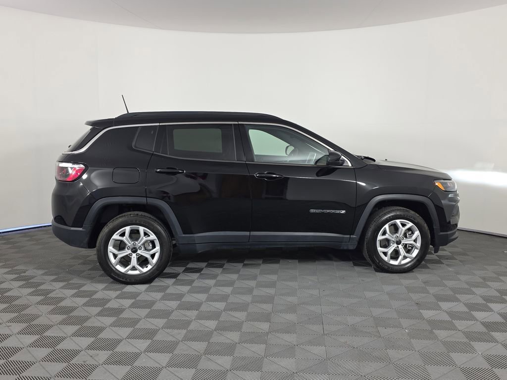 Used 2026 Jeep Compass Latitude AWD/4WD image 8