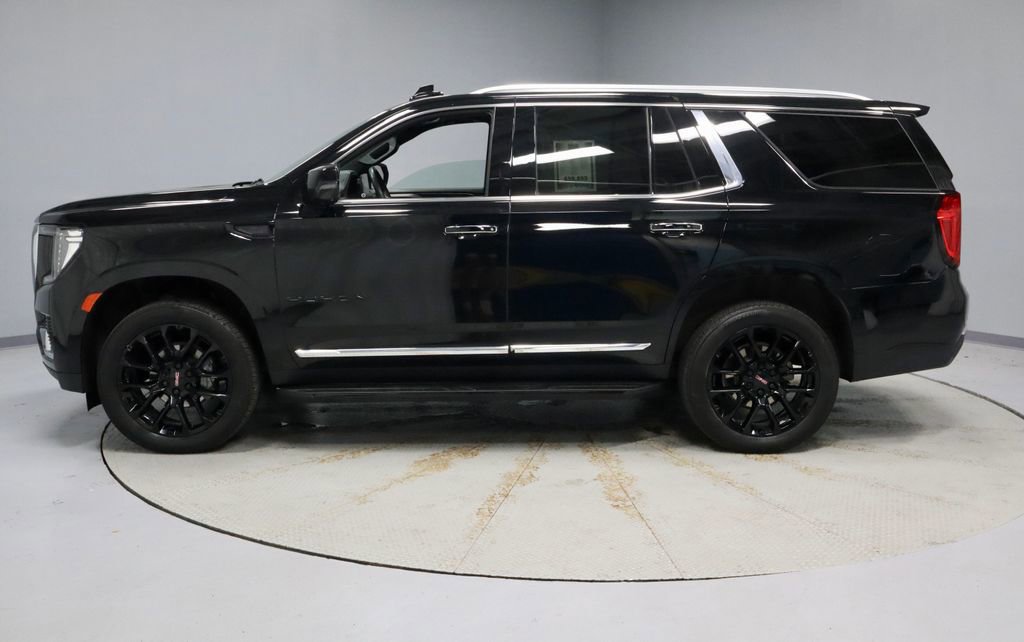 Used 2024 GMC Yukon SLT w/ SLT Luxury Package AWD/4WD image 9