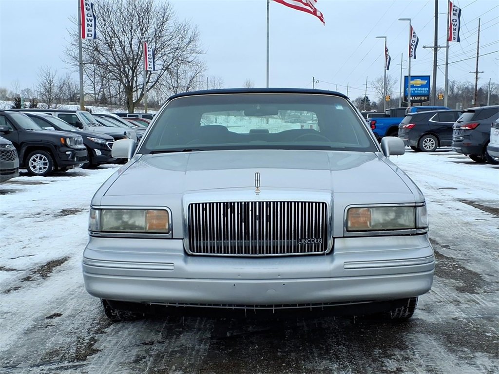 Used 1995 Lincoln Town Car Executive video 2