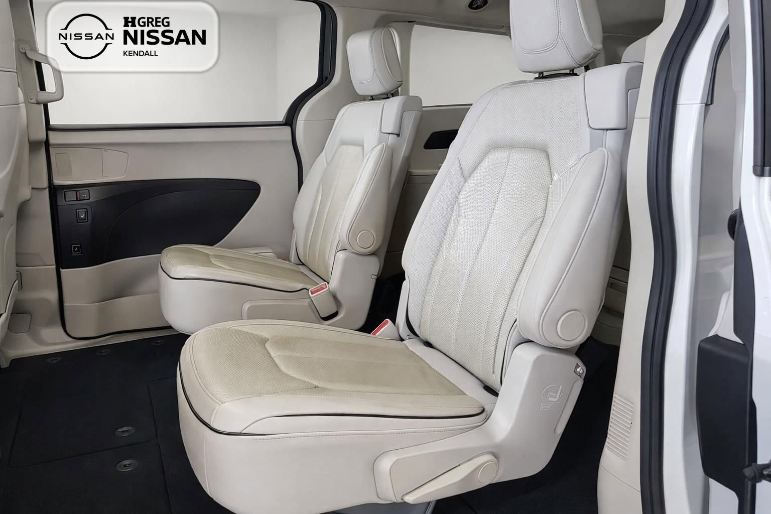 Used 2021 Chrysler Pacifica Limited w/ Premium & Safety Sphere Group image 13