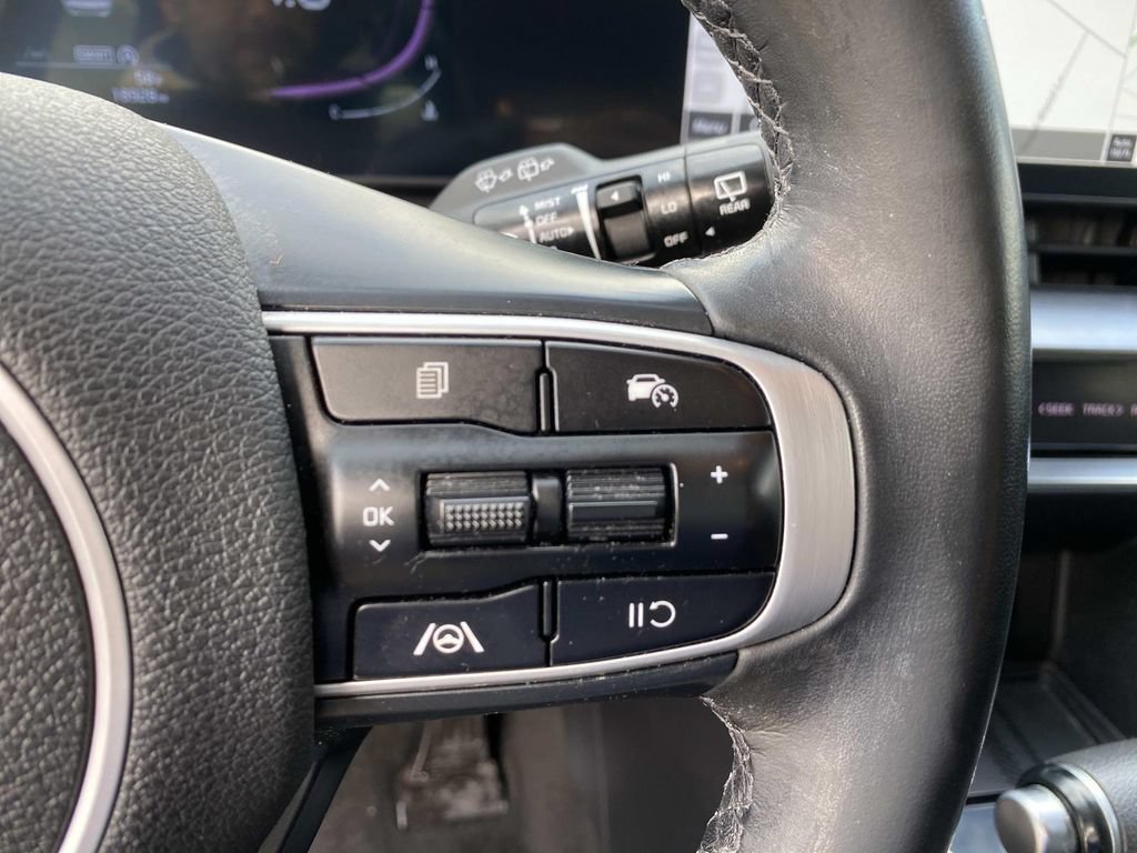 Used 2024 Kia Sportage EX AWD/4WD image 17