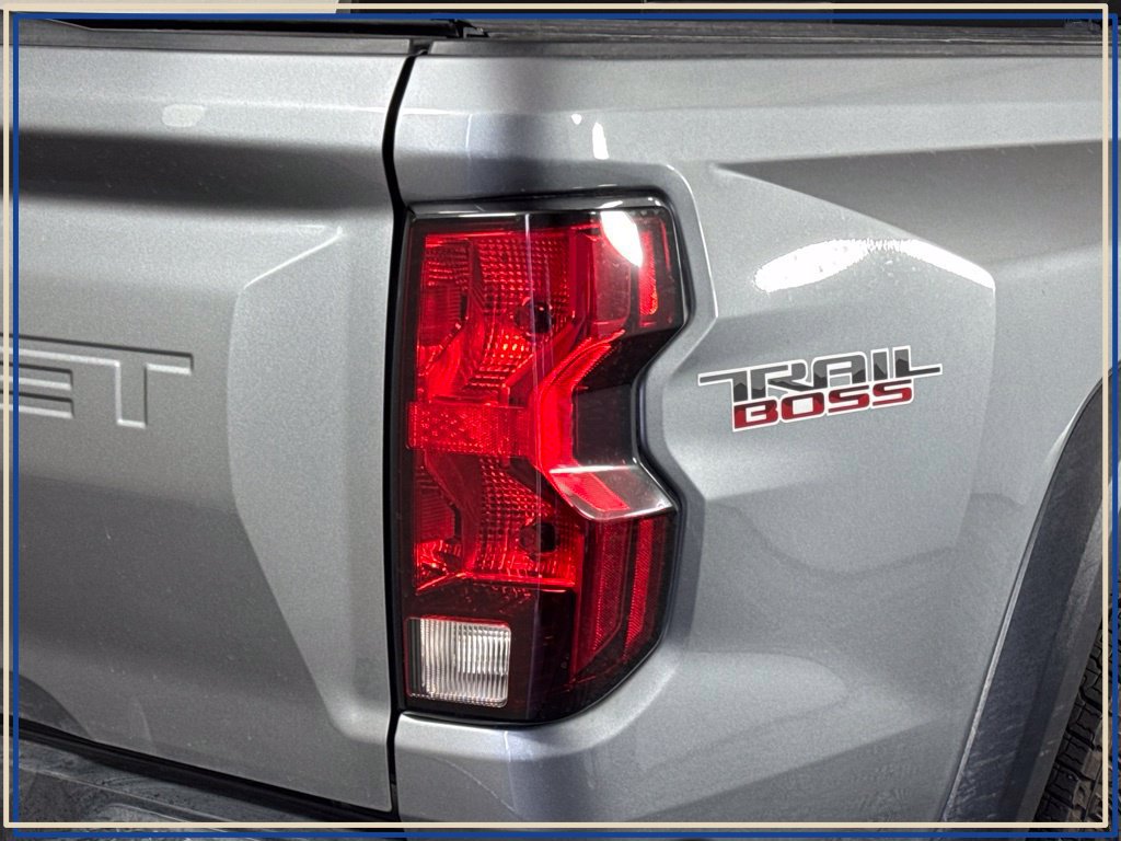 Certified 2025 Chevrolet Colorado Trail Boss AWD/4WD image 10