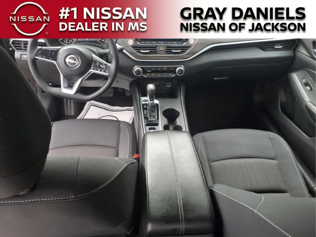 Used 2025 Nissan Altima 2.5 SV AWD/4WD image 14