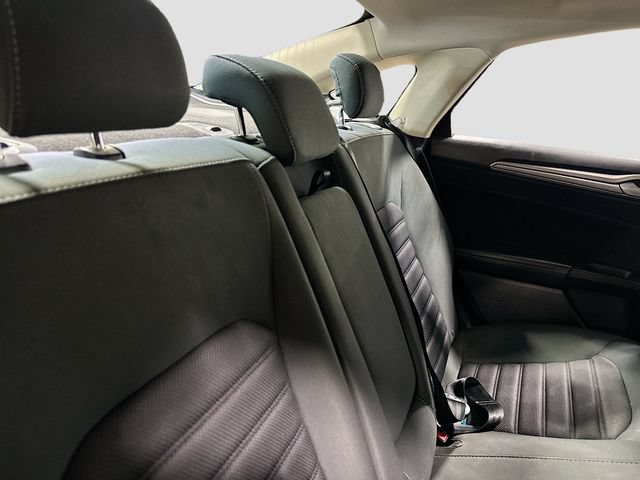 Used 2018 Ford Fusion SE w/ Fusion SE Technology Package FWD image 22