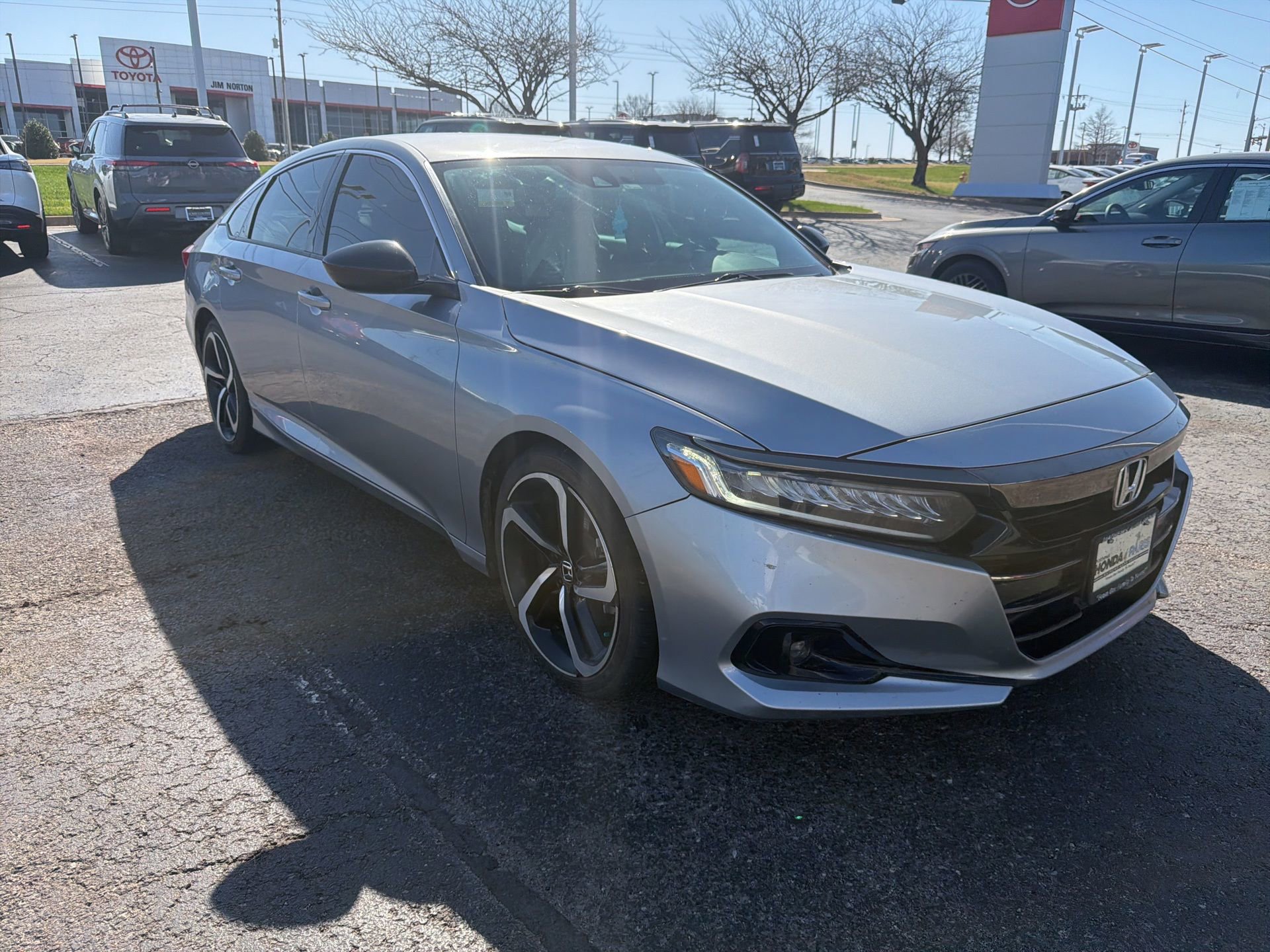 Used 2022 Honda Accord Sport image 3