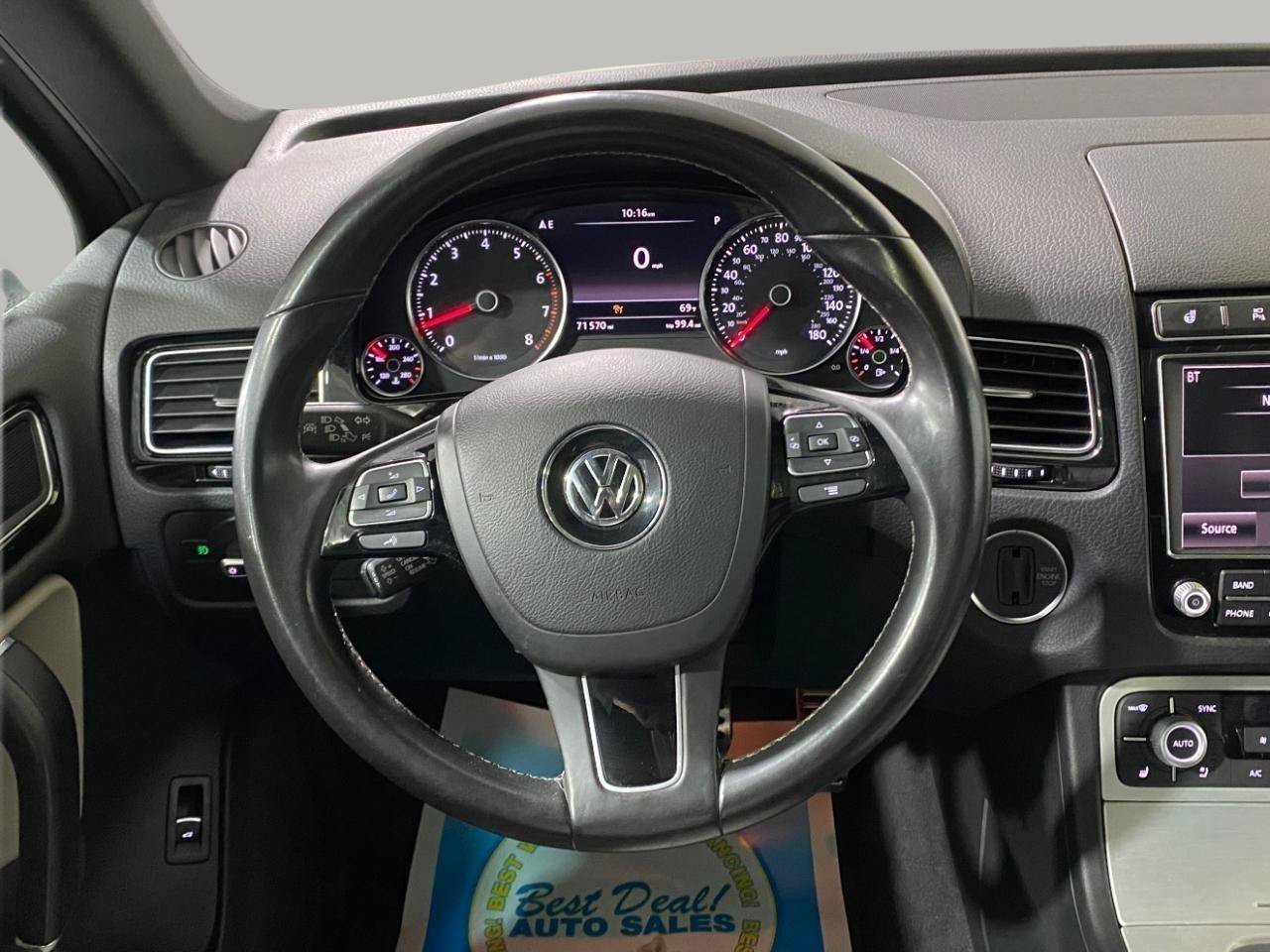 Used 2017 Volkswagen Touareg Wolfsburg Edition AWD/4WD image 14