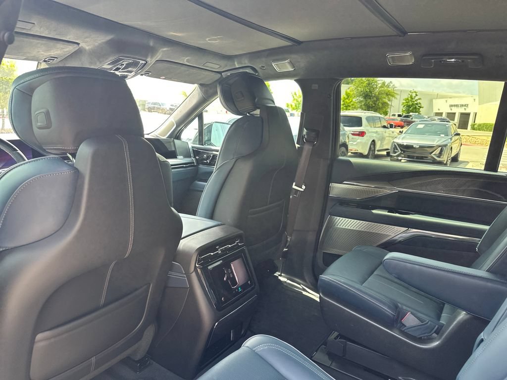 Used 2025 Cadillac Escalade IQ Luxury 2 w/ LPO, Premium Carpet Package AWD/4WD image 36