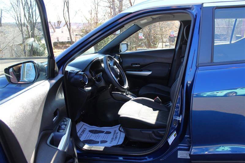 Used 2018 Nissan Kicks SV image 10