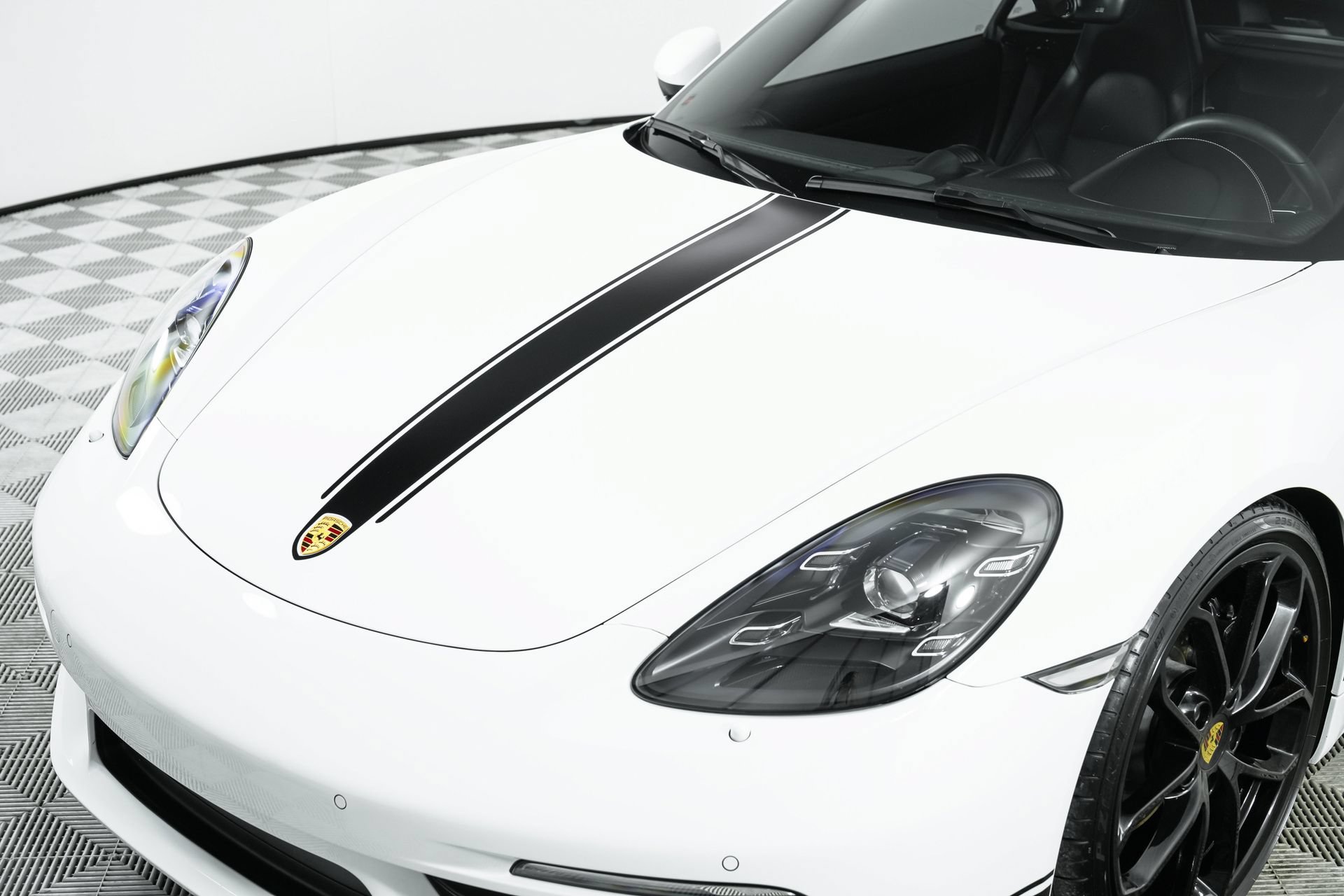Used 2025 Porsche 718 Cayman RWD image 42