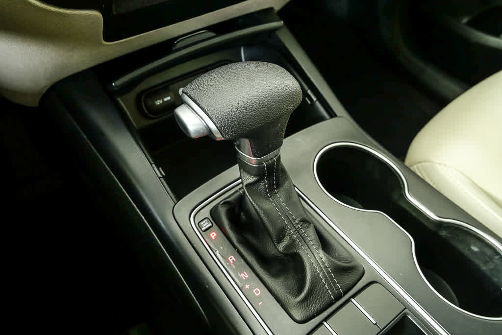 Used 2020 Kia Sorento LX image 16