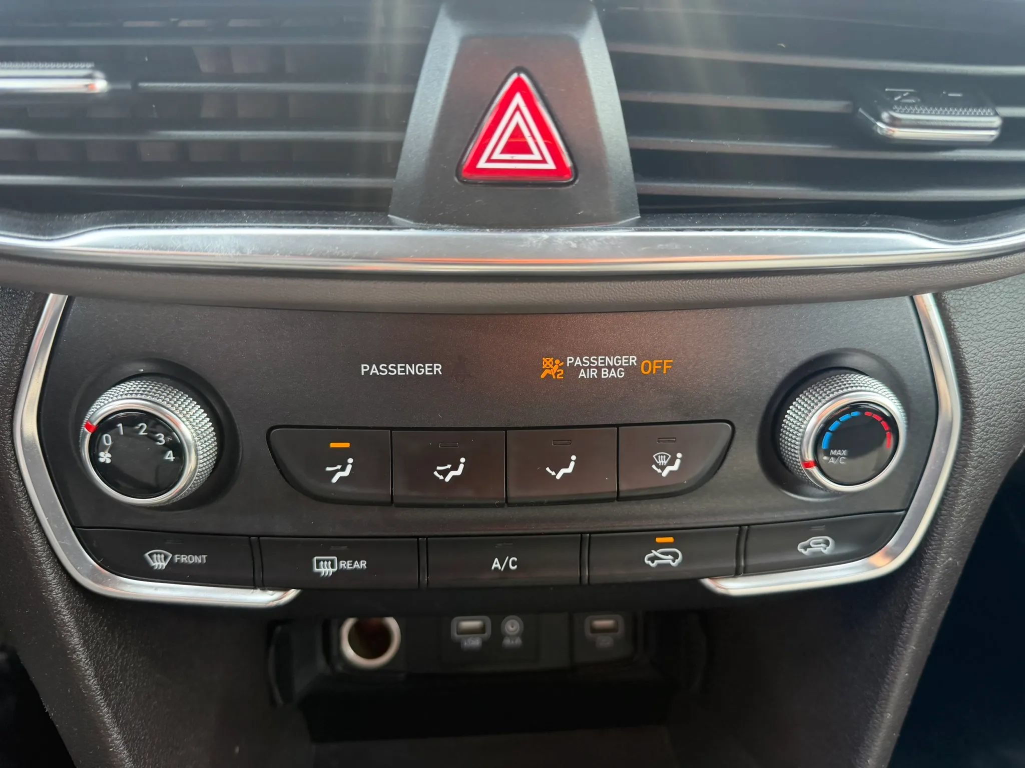 Used 2019 Hyundai Santa Fe SE FWD image 15