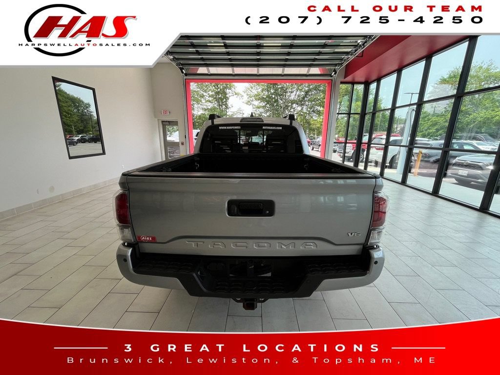 Used 2022 Toyota Tacoma TRD Sport w/ Technology Package AWD/4WD image 5