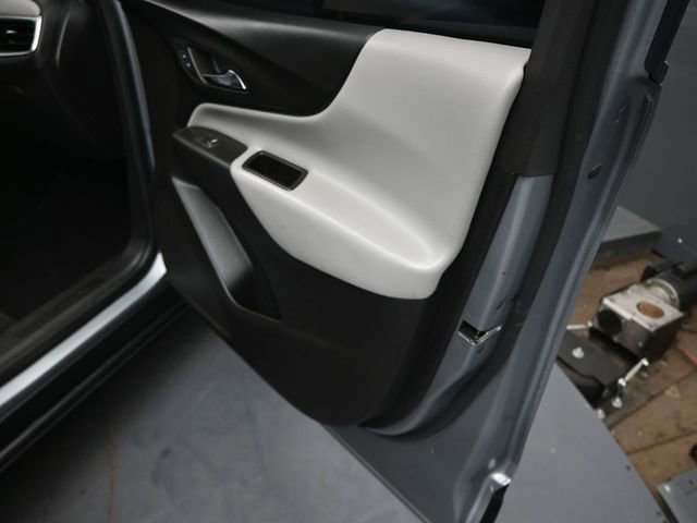 Used 2024 Chevrolet Equinox LS image 37