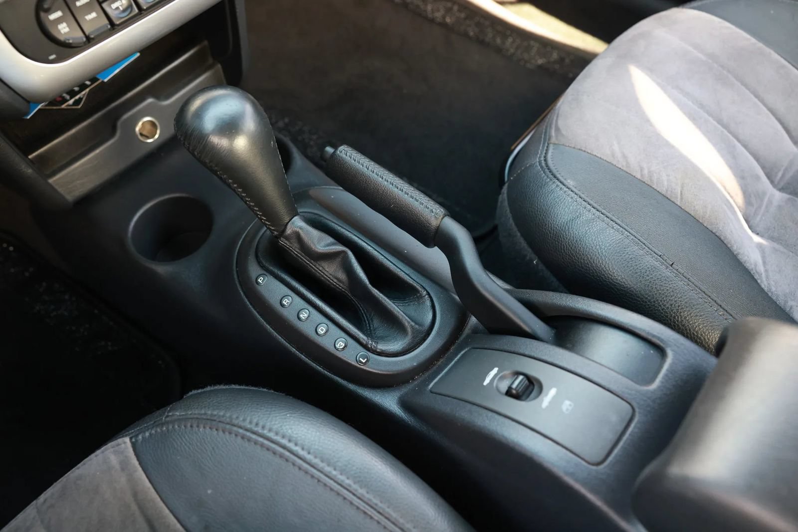 Used 2006 Chrysler Sebring Touring FWD image 35