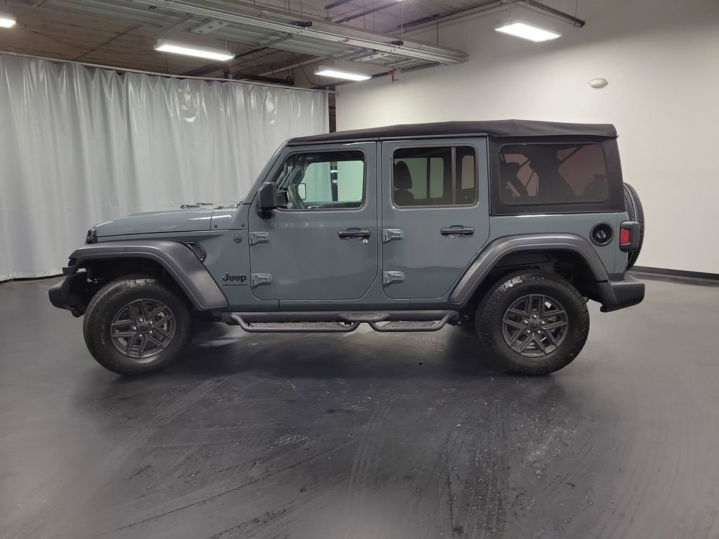 Used 2024 Jeep Wrangler Sport S image 5
