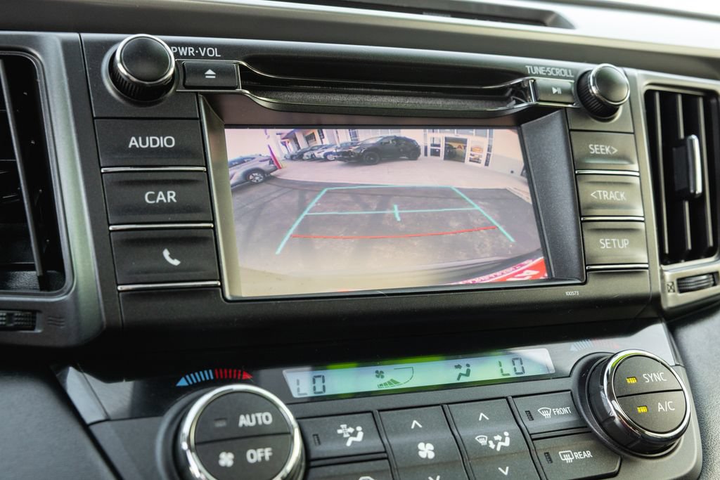 Used 2018 Toyota RAV4 XLE w/ All Weather Liner Package FWD image 19