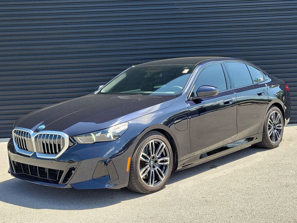 Used 2026 BMW 550e xDrive AWD/4WD video 1