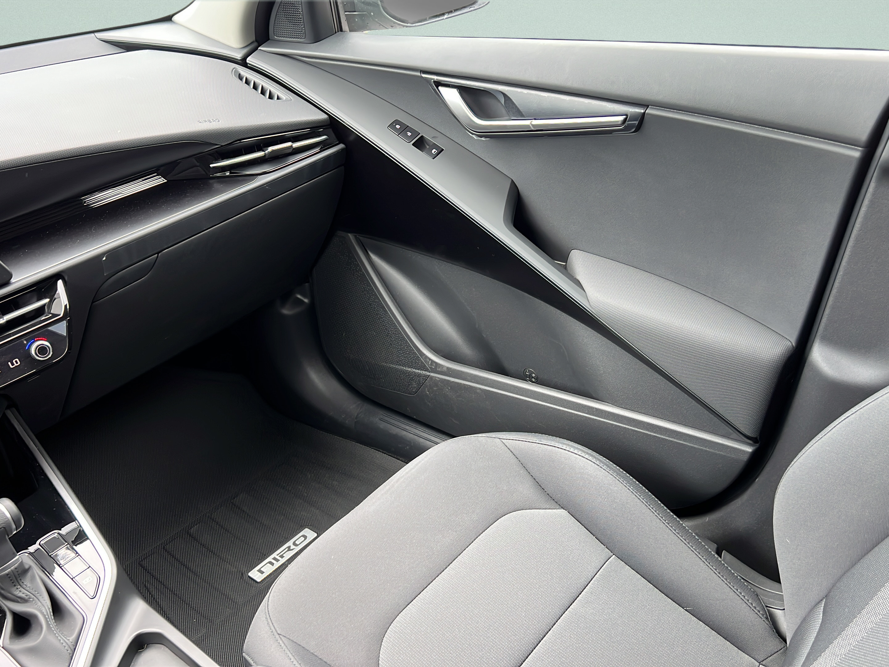 New 2026 Kia Niro LX FWD image 13