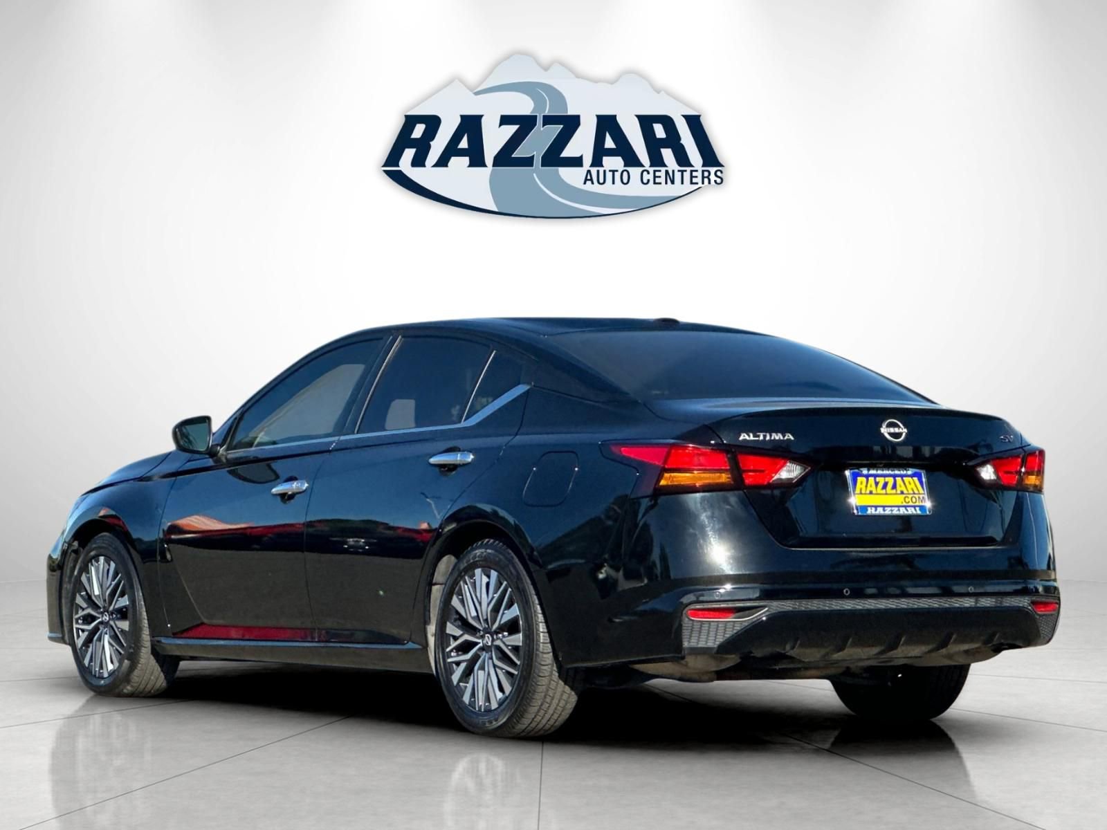 Used 2024 Nissan Altima 2.5 SV image 5