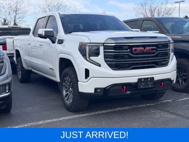 Used 2022 GMC Sierra 1500 AT4 w/ AT4 Preferred Package AWD/4WD image 4