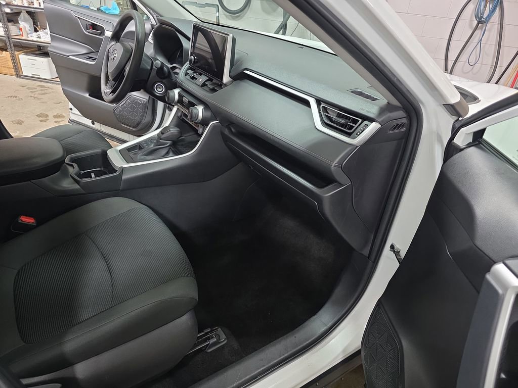 Used 2024 Toyota RAV4 LE image 10