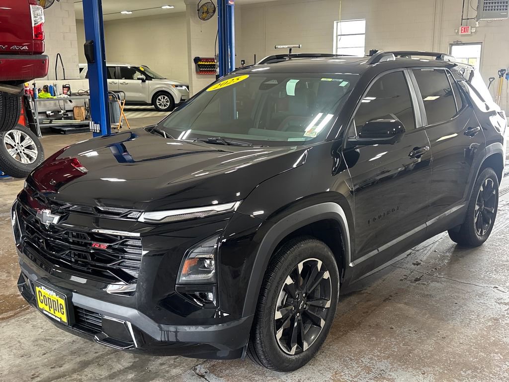 Used 2025 Chevrolet Equinox RS w/ Safety and Technology Package image 4