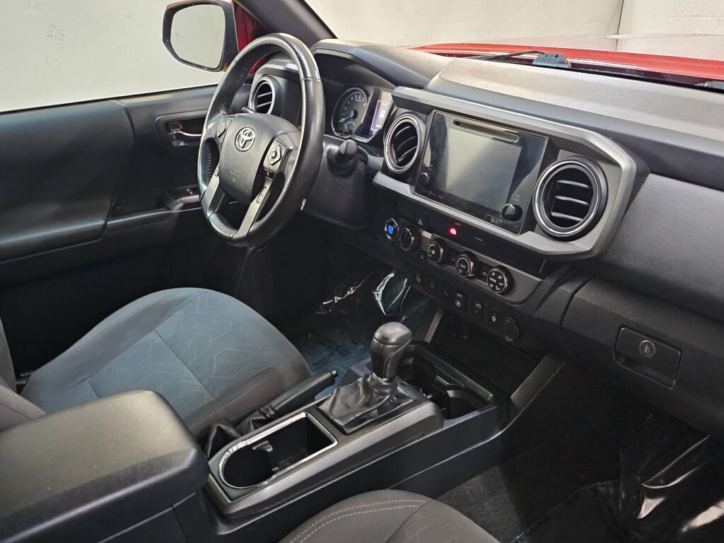 Used 2019 Toyota Tacoma TRD Off-Road w/ Technology Package AWD/4WD image 10