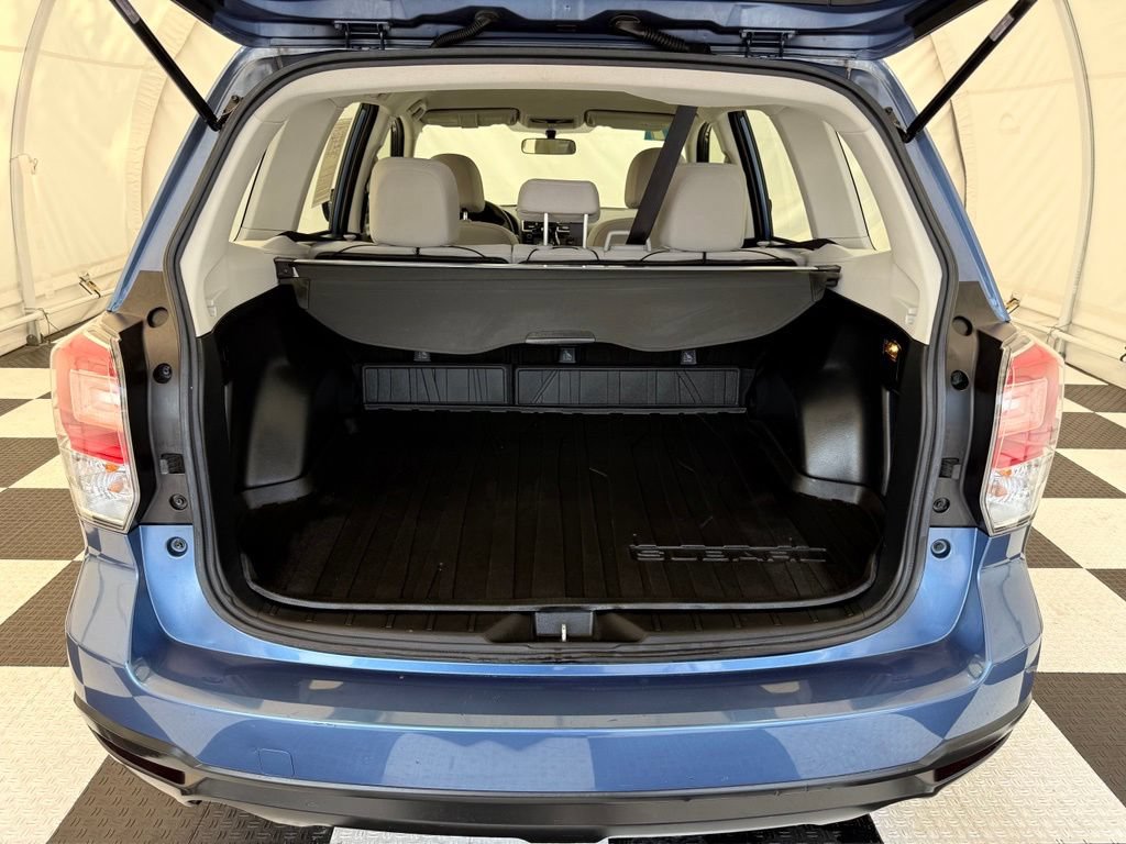 Used 2017 Subaru Forester 2.5i AWD/4WD image 4