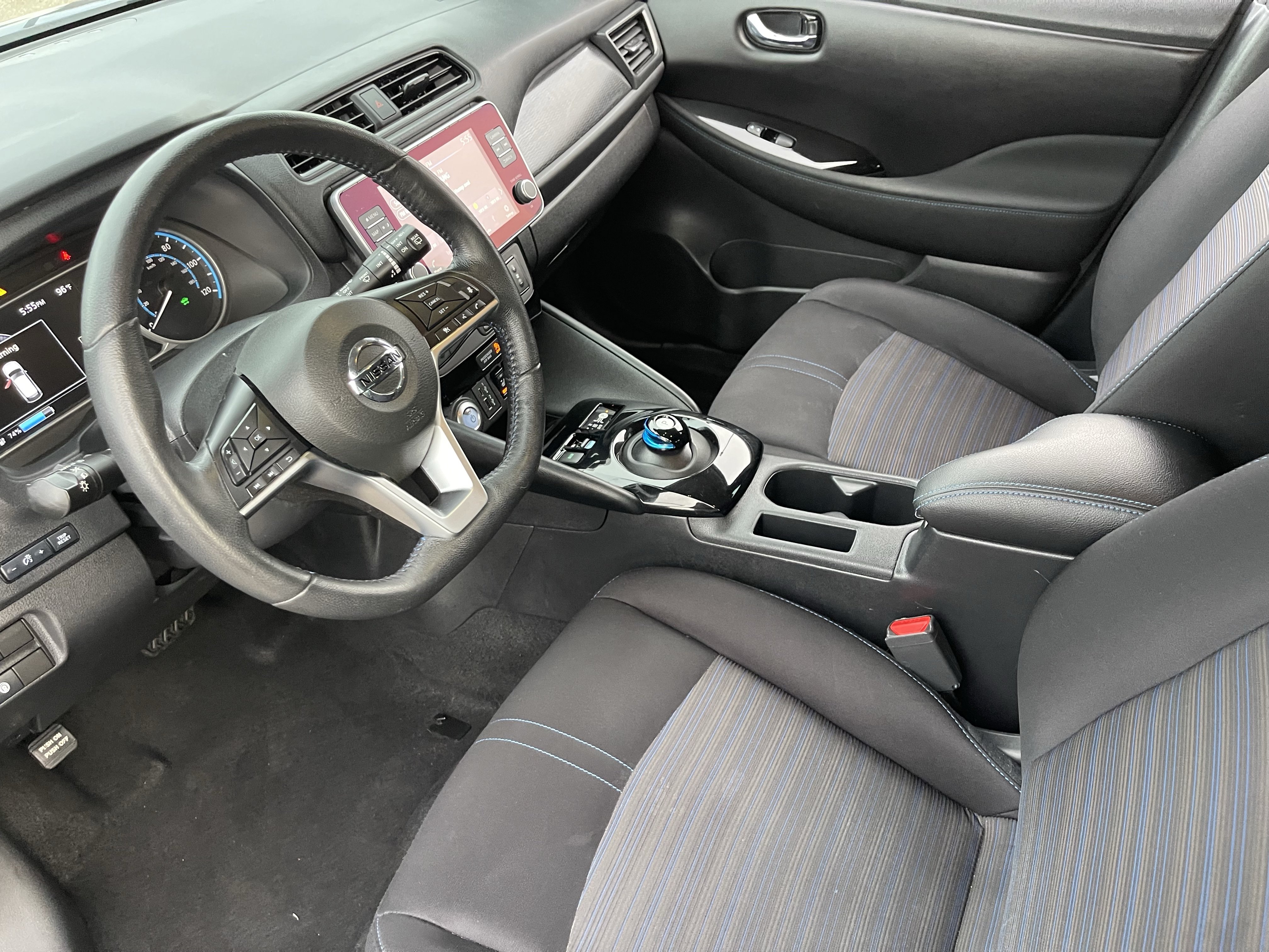 Used 2022 Nissan Leaf SV FWD image 17