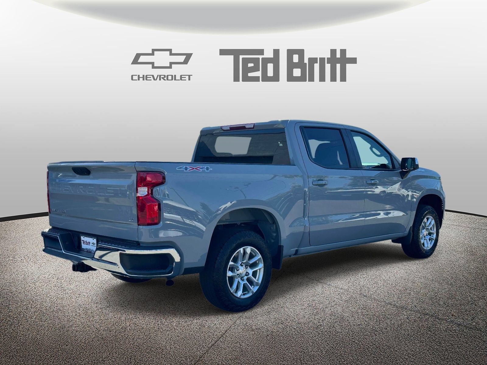 Used 2024 Chevrolet Silverado 1500 LT AWD/4WD image 4