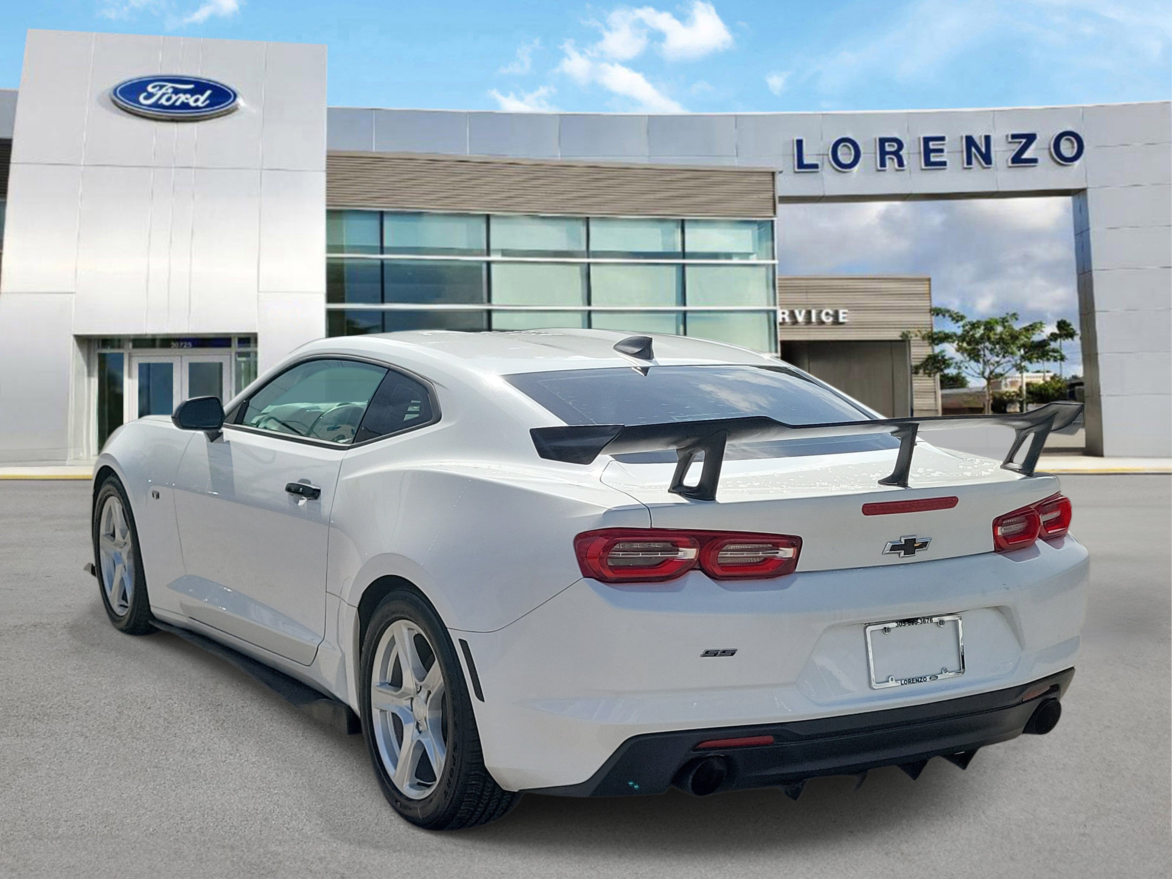 Used 2021 Chevrolet Camaro LT RWD image 7