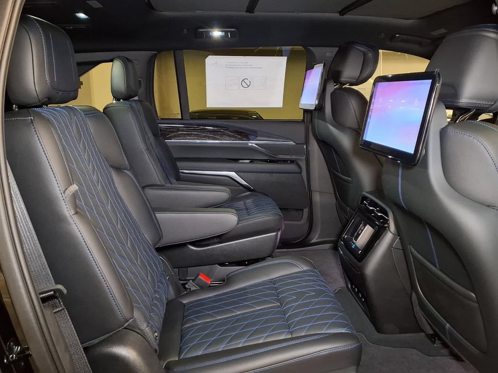 New 2026 Cadillac Escalade IQ Sport 1 AWD/4WD image 7