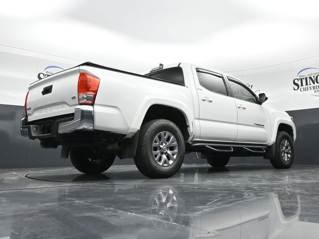 Used 2018 Toyota Tacoma SR5 AWD/4WD image 23