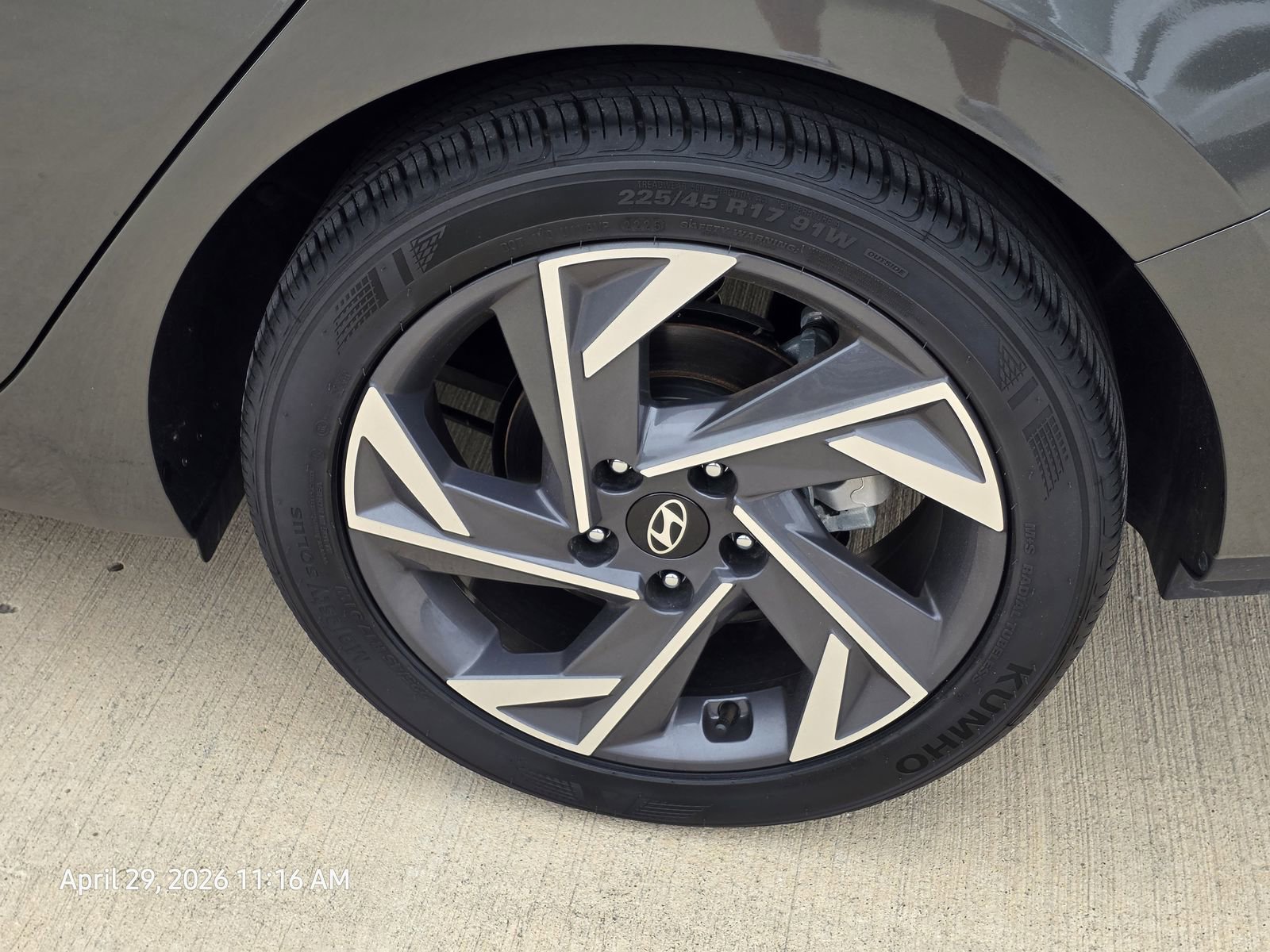Certified 2025 Hyundai Elantra Sport FWD image 9
