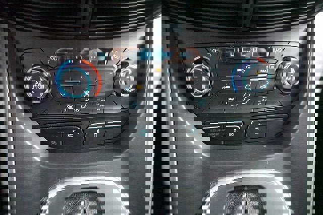 Used 2017 Ford C-MAX SE image 18