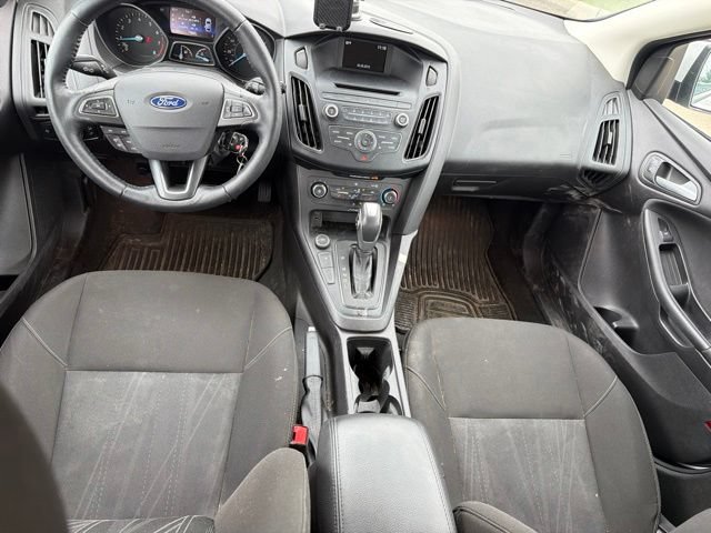 Used 2015 Ford Focus SE w/ SE Cold Weather Package FWD image 18