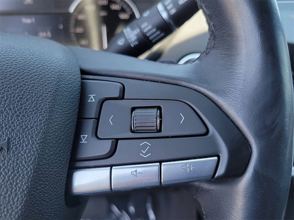 Used 2023 Cadillac XT4 Premium Luxury image 6