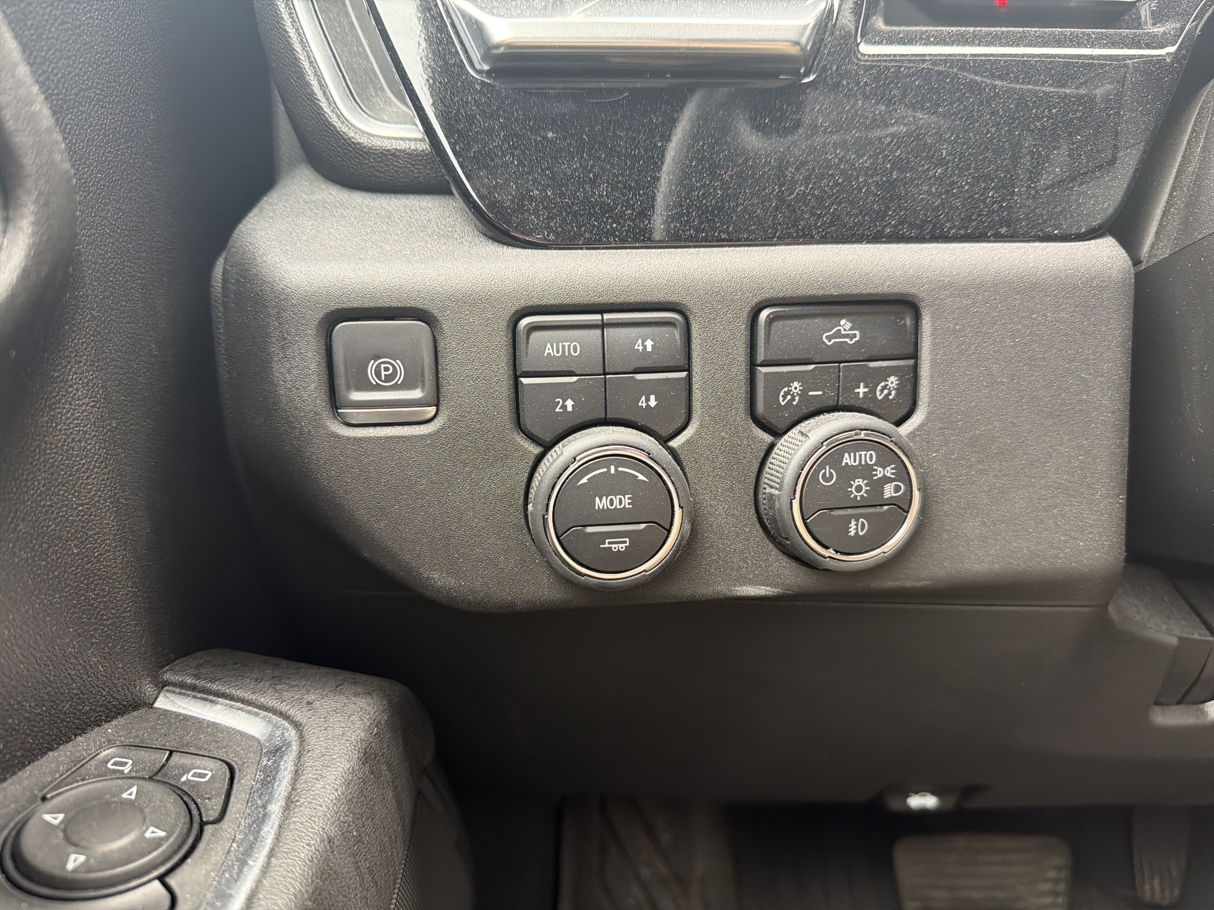 Used 2023 Chevrolet Silverado 1500 RST AWD/4WD image 15